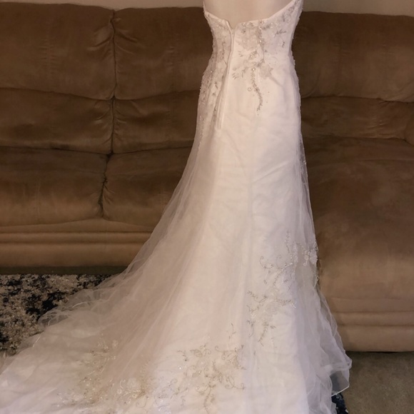 OLEG CASSINI Ivory CES409 Wedding Dress - Picture 12 of 15